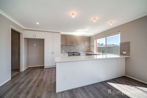 Property photo of 8 Pepper Crescent Drouin VIC 3818