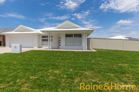 Property photo of 21 Tweed Place Dubbo NSW 2830