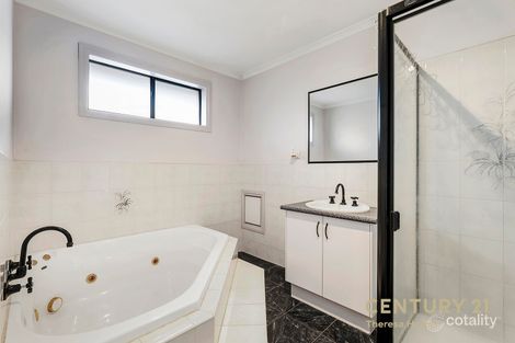 Property photo of 40 Henderson Road Keysborough VIC 3173