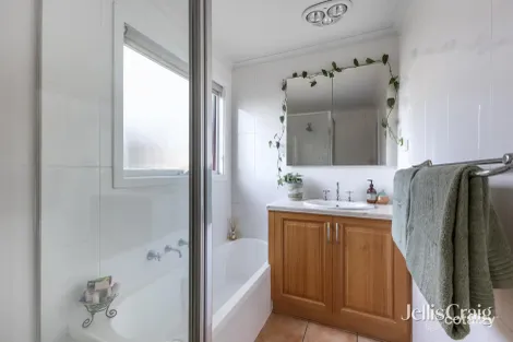 Property photo of 15 Westmere Place Viewbank VIC 3084