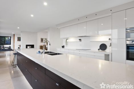 Property photo of 1 Regdel Road Lesmurdie WA 6076