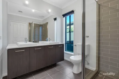 Property photo of 8 Birdswood Crescent Craigieburn VIC 3064