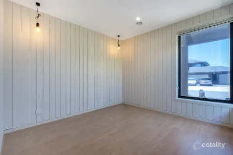 Property photo of 14 Bernwood Road Mickleham VIC 3064