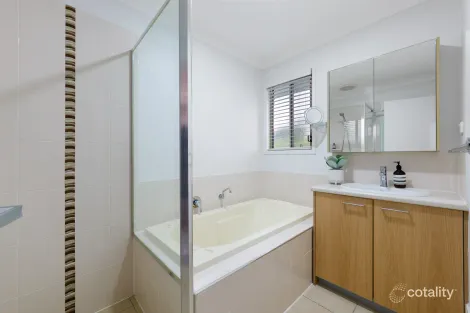 Property photo of 2/14 Bodacious Terrace Pimpama QLD 4209