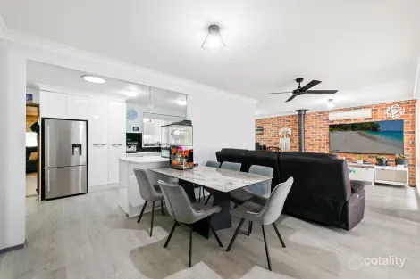 Property photo of 53 Yara Crescent Maryland NSW 2287