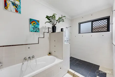 Property photo of 9 Vailala Rise Rural View QLD 4740