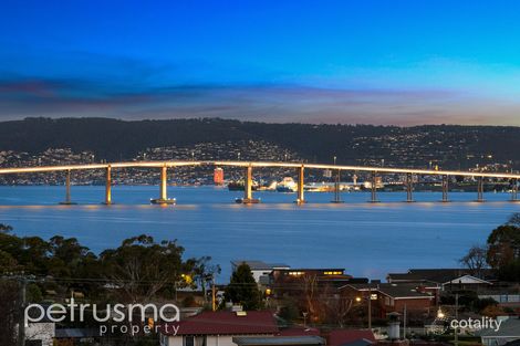 Property photo of 10 Oliver Avenue Lindisfarne TAS 7015