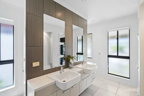 Property photo of 26 Marina Quay Trinity Park QLD 4879