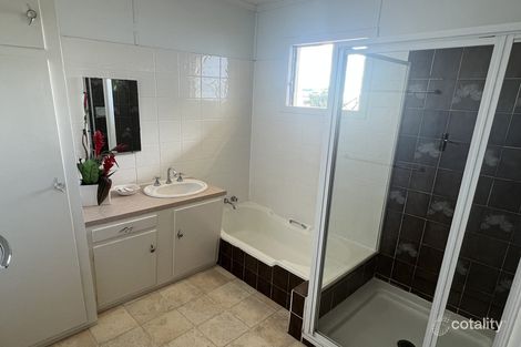 Property photo of 572 Esplanade Urangan QLD 4655