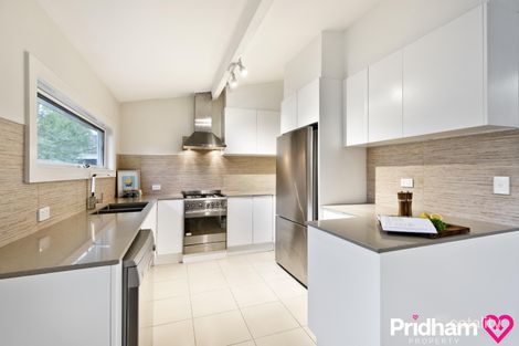 Property photo of 16 Thoona Grove Greensborough VIC 3088
