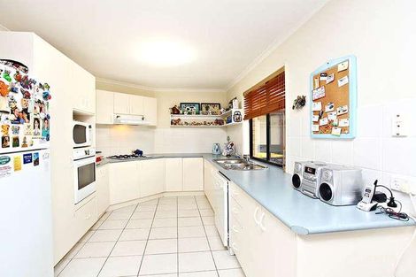 Property photo of 14 Avenham Court Hillside VIC 3037