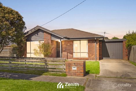 8 Isaac Smith Cres, Cranbourne, VIC 3977