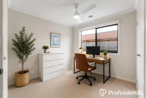 Property photo of 32 Charming Loop Officer VIC 3809