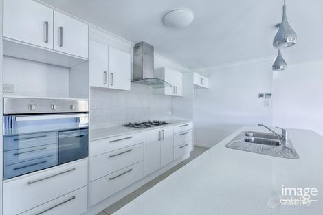 Property photo of 2 Grasslands Street Yarrabilba QLD 4207