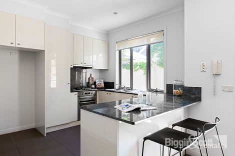 Property photo of 13 Edina Close Port Melbourne VIC 3207