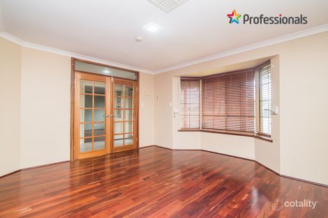 Property photo of 10 Chisholm Circle Seville Grove WA 6112
