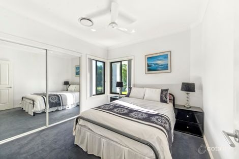 Property photo of 39 River Cove Place Helensvale QLD 4212