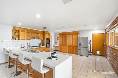 Property photo of 10 Pearce Court Altona Meadows VIC 3028