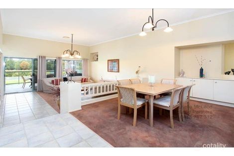 Property photo of 18 Chadston Close Kenmore Hills QLD 4069