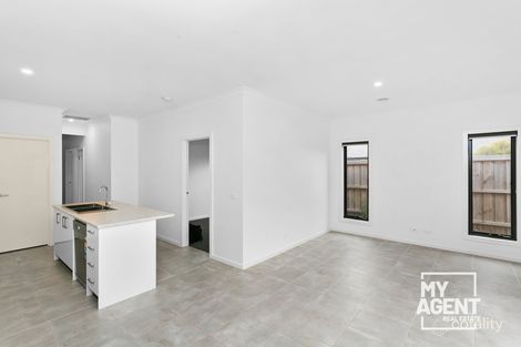 Property photo of 1 Zesty Walk Manor Lakes VIC 3024