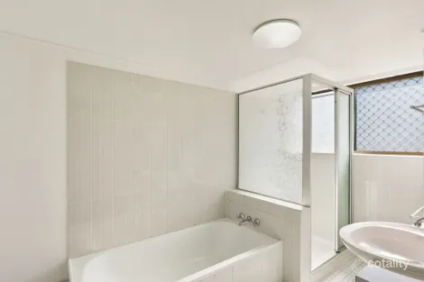 Property photo of 3/43 Swain Street Holland Park West QLD 4121