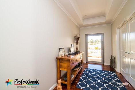 Property photo of 10 Paull View Bedfordale WA 6112