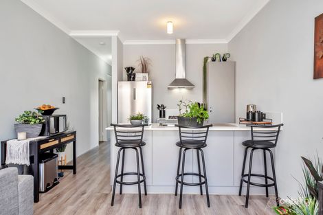 Property photo of 6 Rufa Lane Halls Head WA 6210