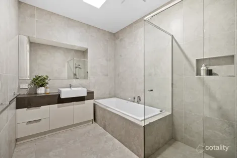 Property photo of 26 Emica Parade Knoxfield VIC 3180