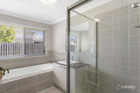 Property photo of 16 Booyong Place Bridgeman Downs QLD 4035