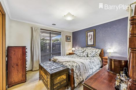 Property photo of 33 Bartlett Crescent Hoppers Crossing VIC 3029