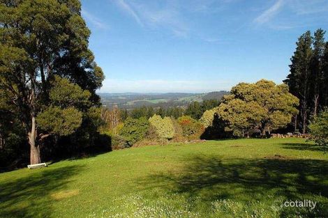 8 Lynwood Ave, Olinda, VIC 3788