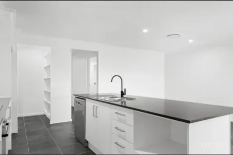 Property photo of 80 Ashwood Circuit Chambers Flat QLD 4133
