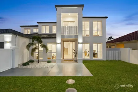 Property photo of 8 Deborah Avenue Benowa QLD 4217