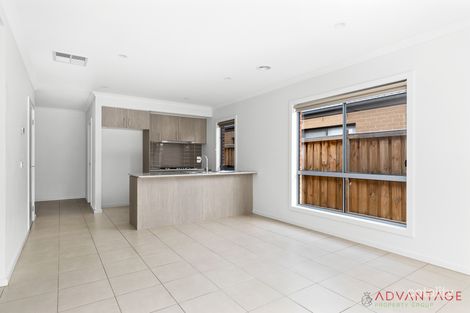 Property photo of 32 Hermes Road Truganina VIC 3029