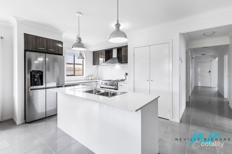 Property photo of 19 Countess Drive St Leonards VIC 3223