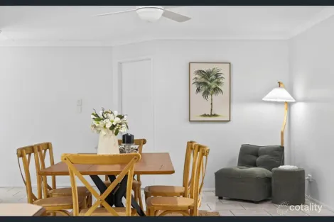 Property photo of 60 Wendon Way Bridgeman Downs QLD 4035