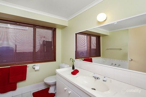 Property photo of 3 Wendie Close Tumbi Umbi NSW 2261