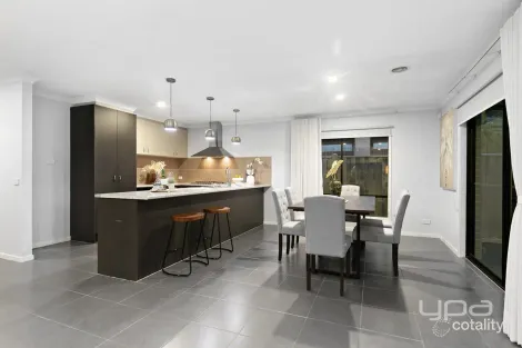 Property photo of 7 Applebox Circuit Point Cook VIC 3030