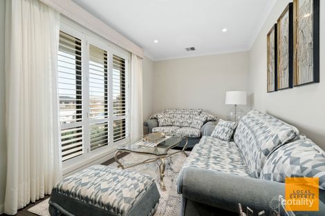 Property photo of 16 Toolern Waters Drive Weir Views VIC 3338