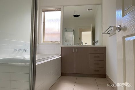 Property photo of 23 Tuross Crescent South Morang VIC 3752