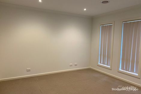Property photo of 23 Tuross Crescent South Morang VIC 3752