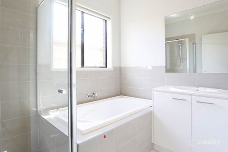 Property photo of 6 Mayflower Drive Cranbourne West VIC 3977