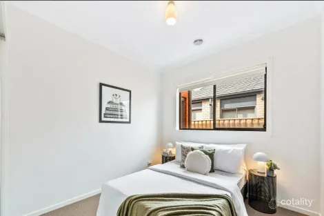 Property photo of 21 Masters Crescent Mambourin VIC 3024