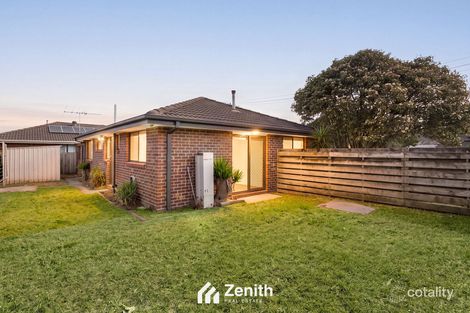 Property photo of 8 Isaac Smith Crescent Cranbourne VIC 3977