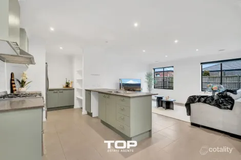 Property photo of 49 Grandstand Crescent Clyde North VIC 3978