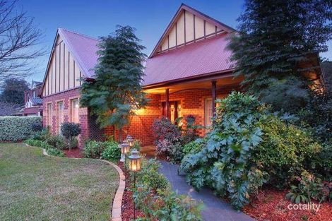 11 County Tce, Croydon Hills, VIC 3136