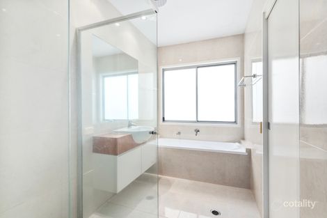 Property photo of 1/7 Eider Avenue Paradise Point QLD 4216