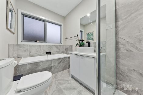 Property photo of 1/80 Oberon Avenue St Albans VIC 3021