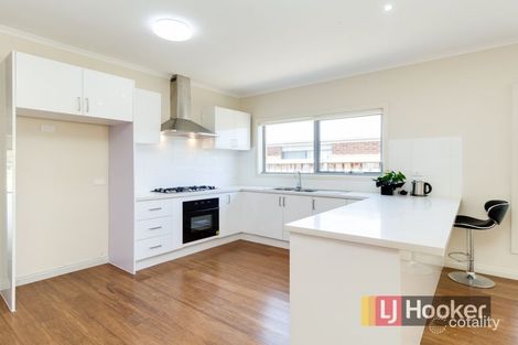 Property photo of 11 Midnight Rise Cranbourne East VIC 3977