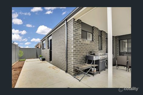 Property photo of 30 Macalister Grove Cobblebank VIC 3338